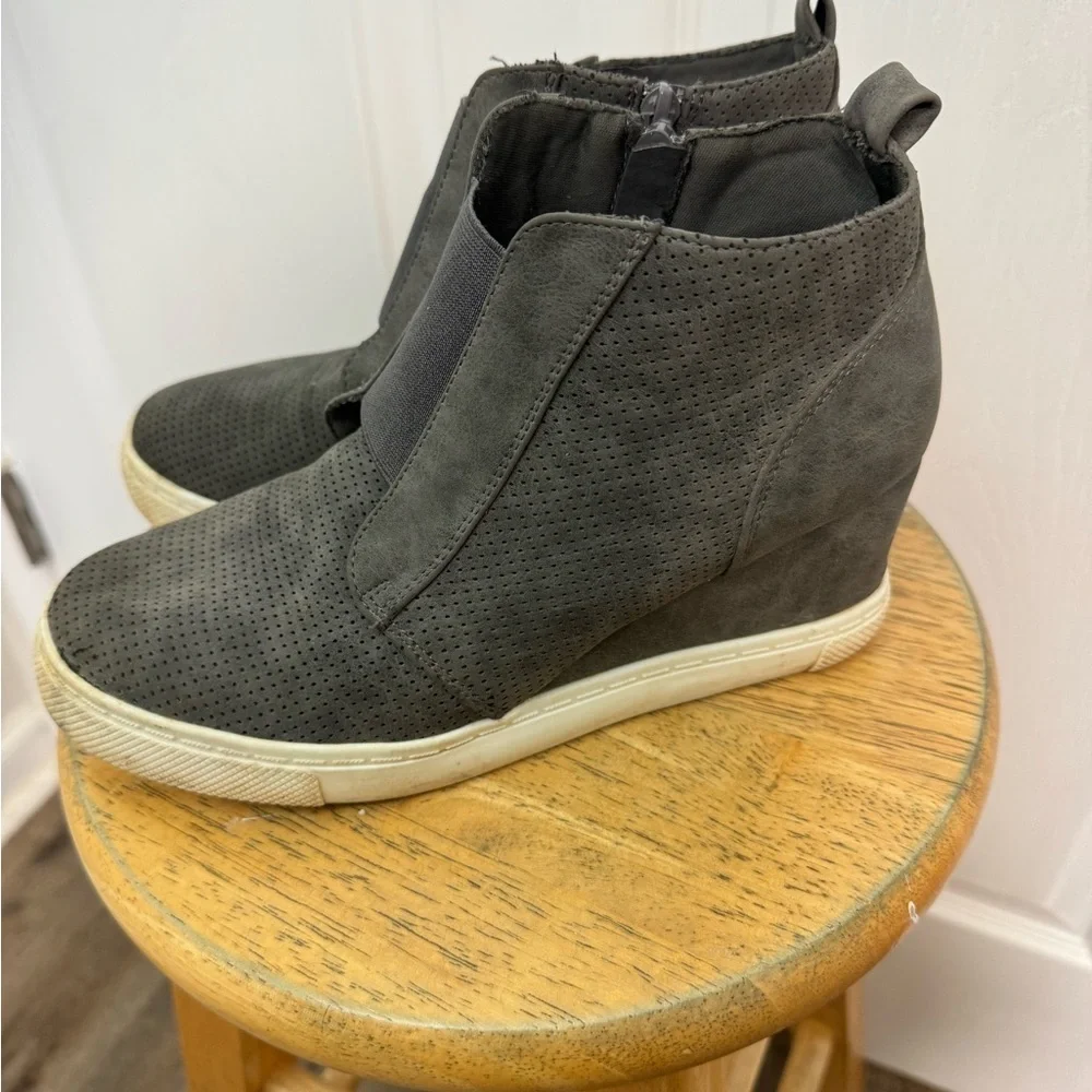 Stylish Charcoal Wedge Ankle Boots